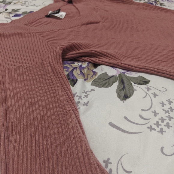 Pink Long Sleeve V-Neck Top H&M - Picture 3 of 3